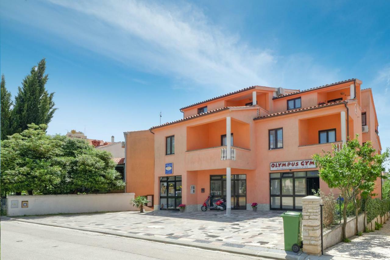 Charming House On The Beach And Deluxe Apartment Pula Bagian luar foto